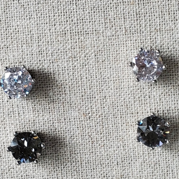 Sparkle Studs - Picture 1 of 2